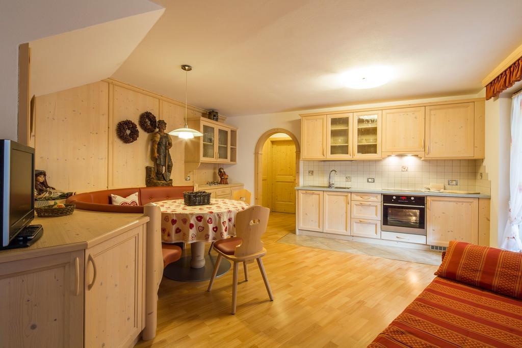 Alpin Apartments Colfosco Room photo
